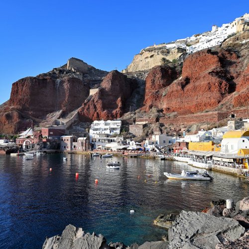 Cyclades, islands of light. Hiking and sightseeing on Santorini and Naxos, with Delos and Mykonos